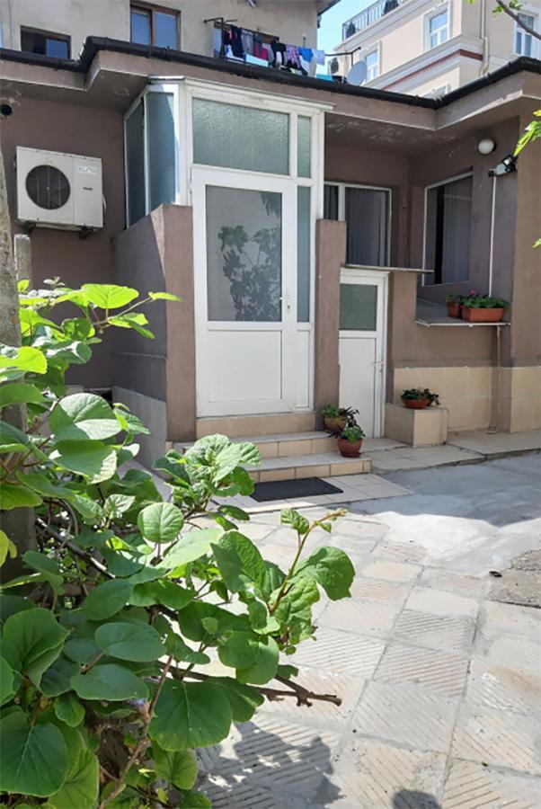 Central House Varna Exterior photo