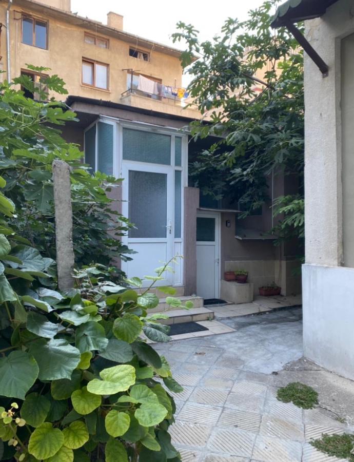 Central House Varna Exterior photo